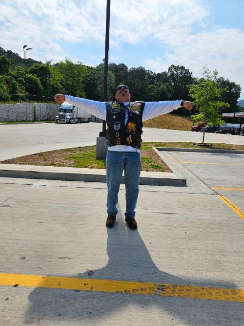 (2023) Arsenio standing in the shade